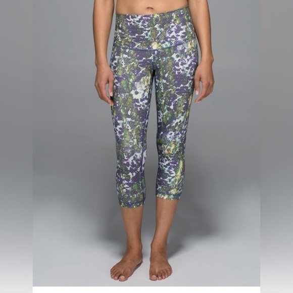 Lululemon Wunder Under Crop Leggings - Picture 1 of 5